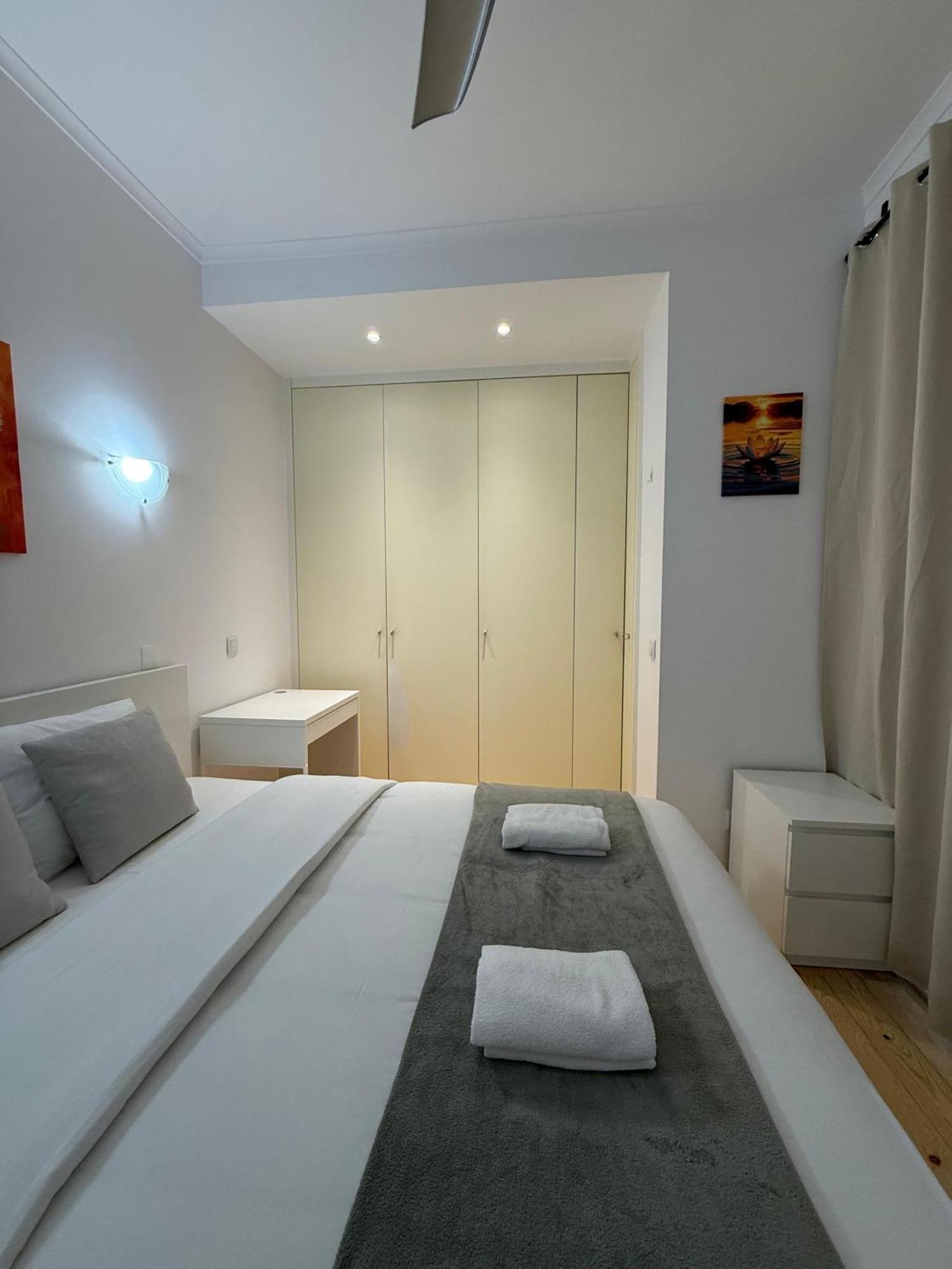 Sebastian Two Apartment Lisbon